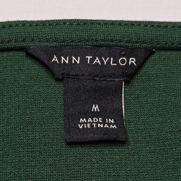 Ann Taylor Top Womens Medium Green Fit and Flare V Neck Blouse Stretch Career - Picture 10 of 11